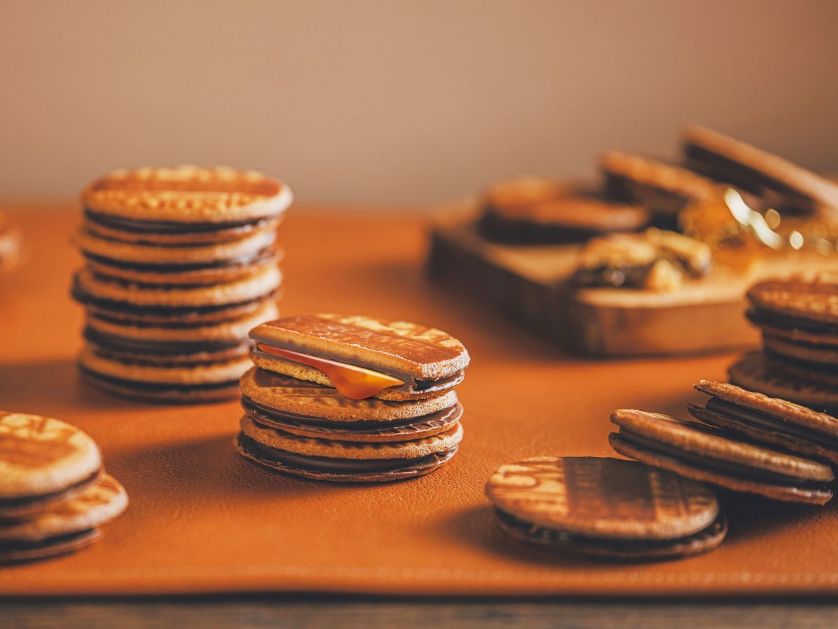 LUEUR dorée(リュウール ドレ)　＜1/31(水)～＞  「キャラメルムーサンド」 (10個入) 1,566円　日持ち：約90日