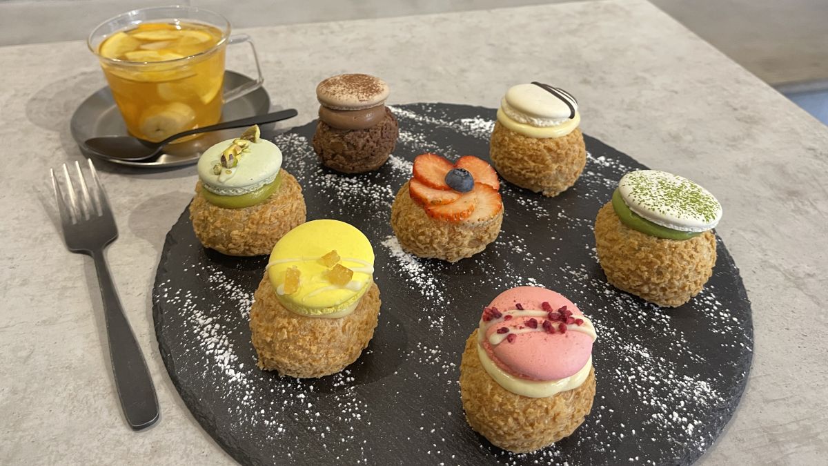 原宿の無機質カフェ「cf.HARAJUKU」で味わう最旬シューマカロン