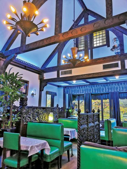 喫茶ソワレの店内