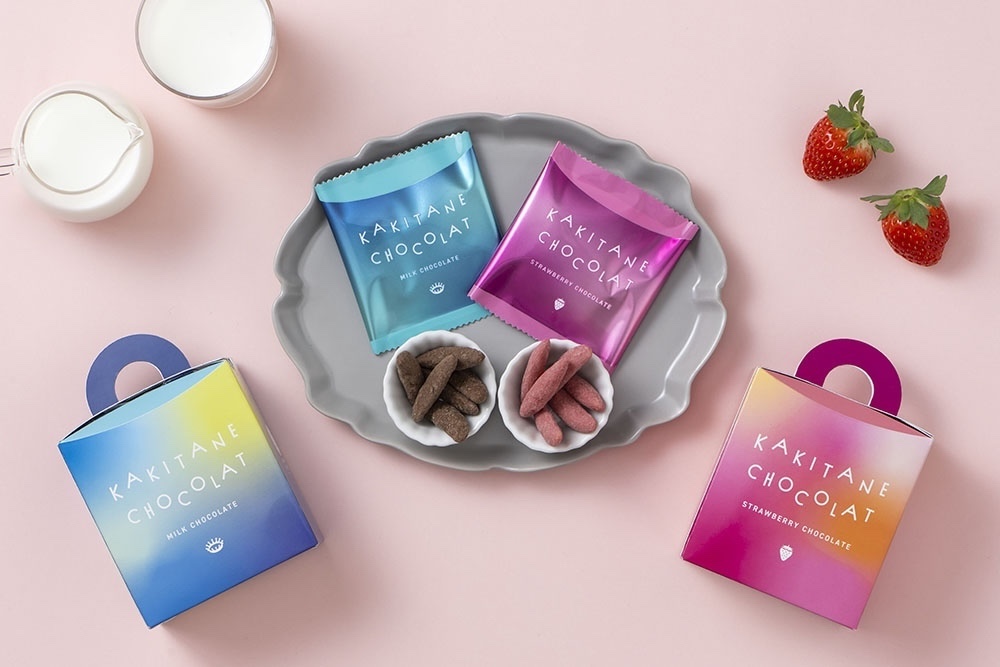 左から「かきたねミルクショコラ」、「かきたねイチゴショコラ」各486円