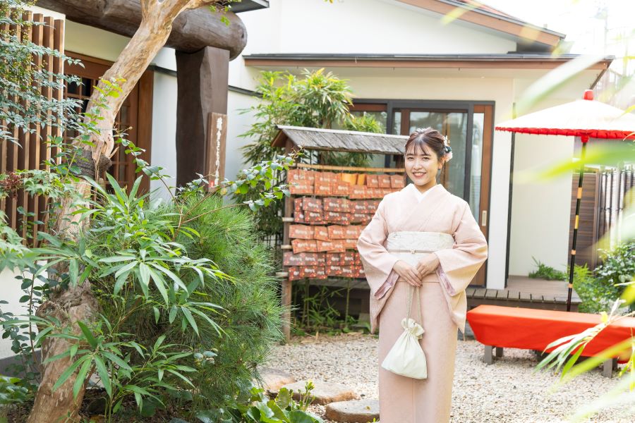 お店の庭で記念撮影も