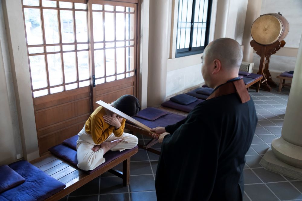 警策を受ける場合は合唱して頭を下げよう