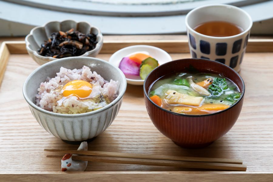 「卵かけごはん定食」880円