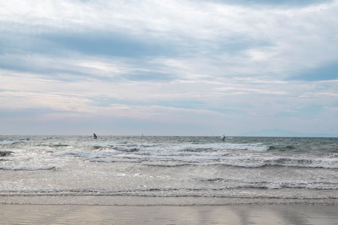 遠浅でのどかなビーチ