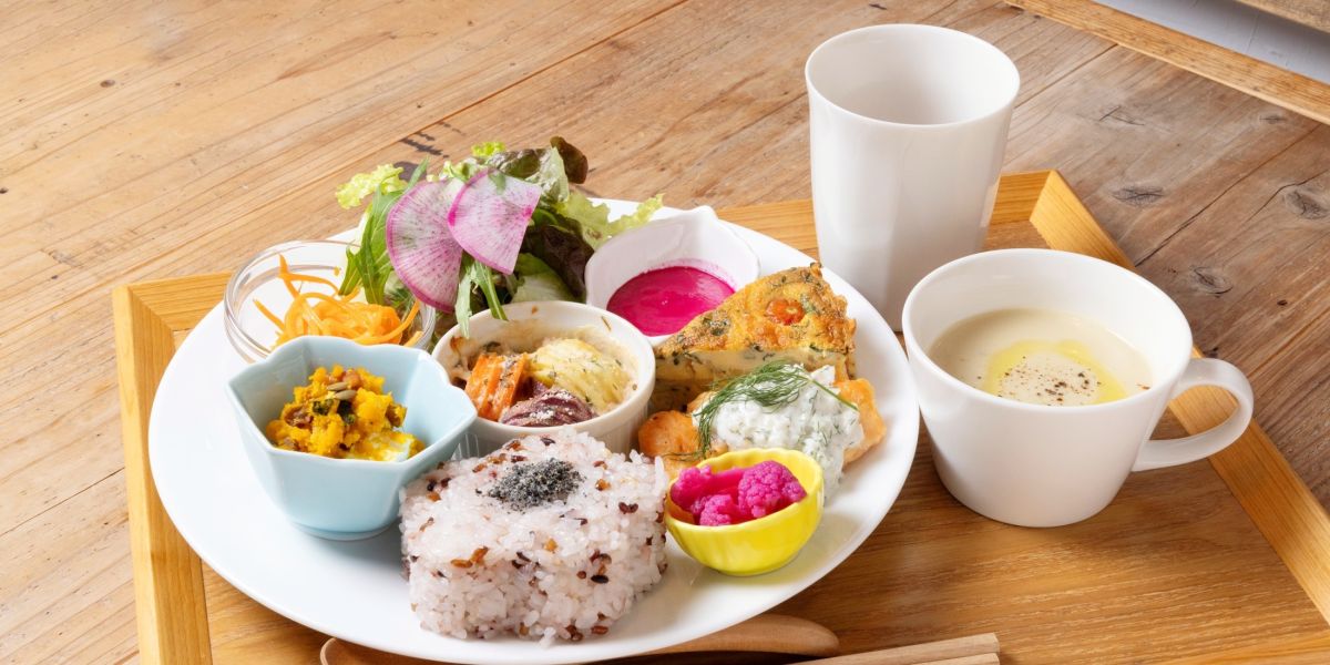 【福井県坂井市】里山の隠れ家カフェ「ハーブカフェ鈴廼園」。野菜たっぷりランチ&可愛いパンケーキで日常をひと休み