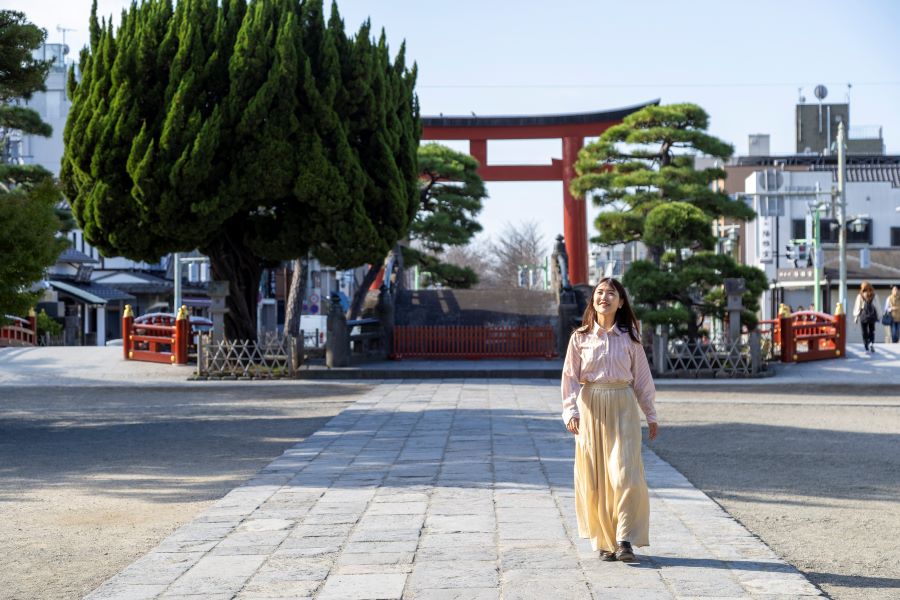 後ろに写っているのが太鼓橋