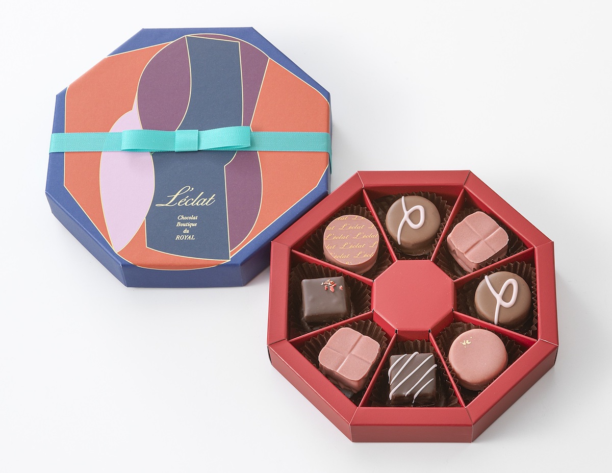 「クレマンス」8個入り2160円　※お酒の使用あり