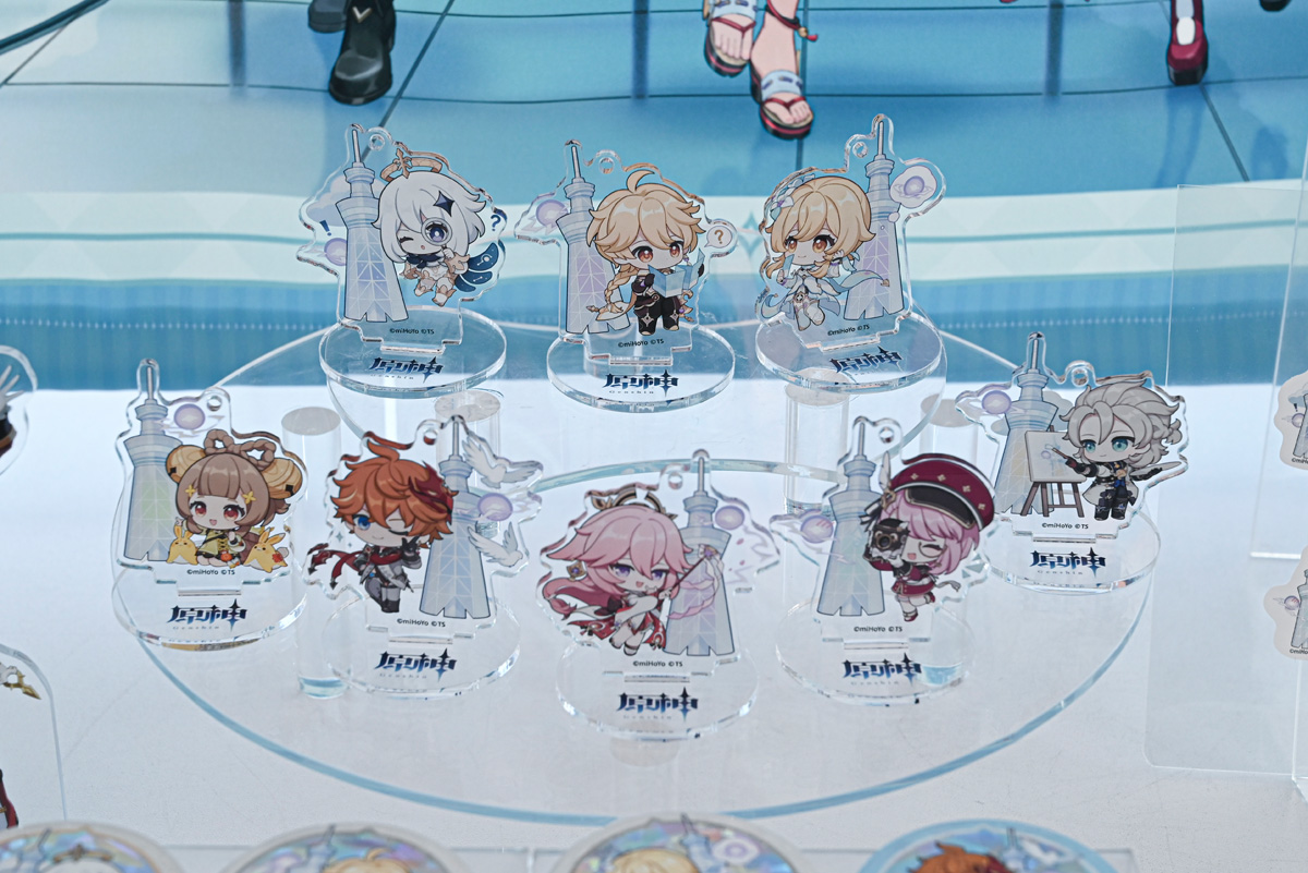 ブラインドアクリルスタンドキーホルダー 全8種 1個660円 / 1BOX（8個⼊り）5280円