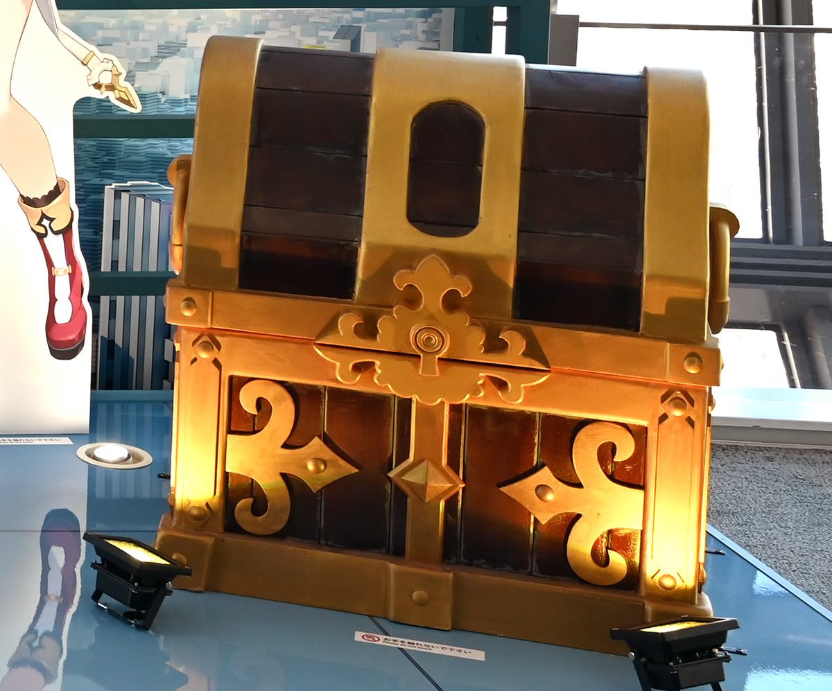 右側にある宝箱が豪華で気になります…！中には何が入ってるのかな…モラがたくさん入っていたらパイモンが喜びそうです