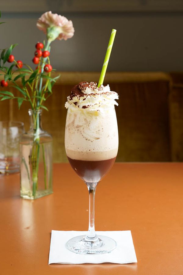 「フローズンモカチーノ」€8 