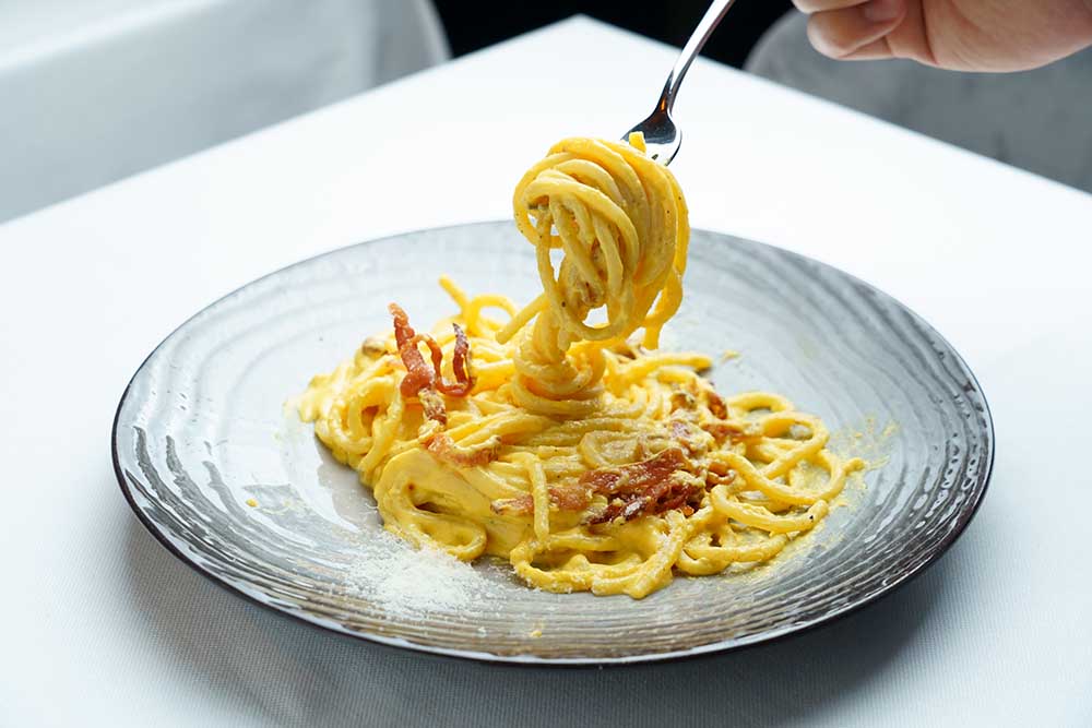 「カルボナーラ」€18