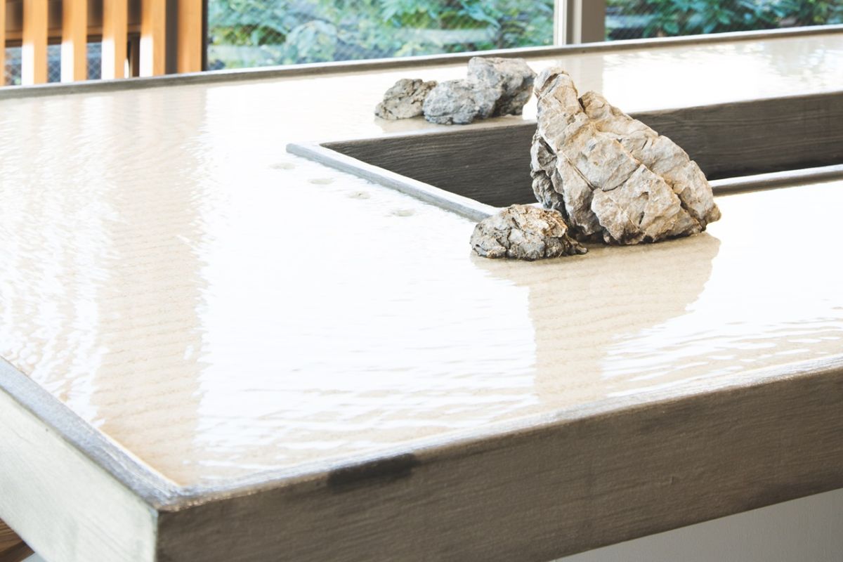 ウォーターテーブル「濡山水」