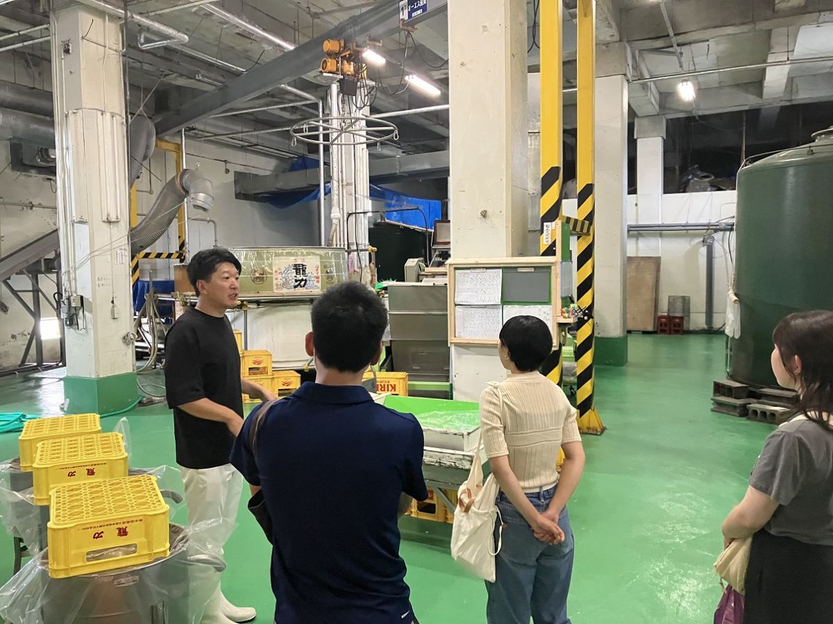 本田商店工場見学の様子