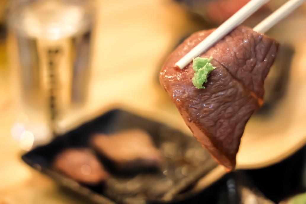 味付けには塩、わさび、ソースの3種を用意