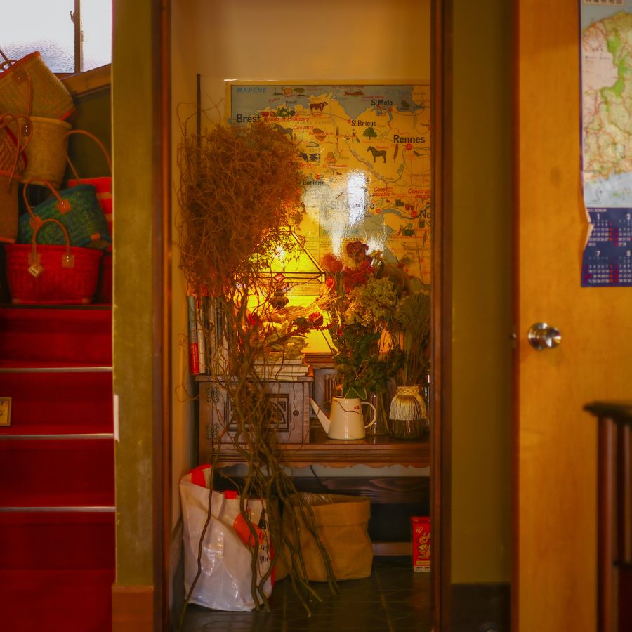 店の奥には隠れ家のような空間が