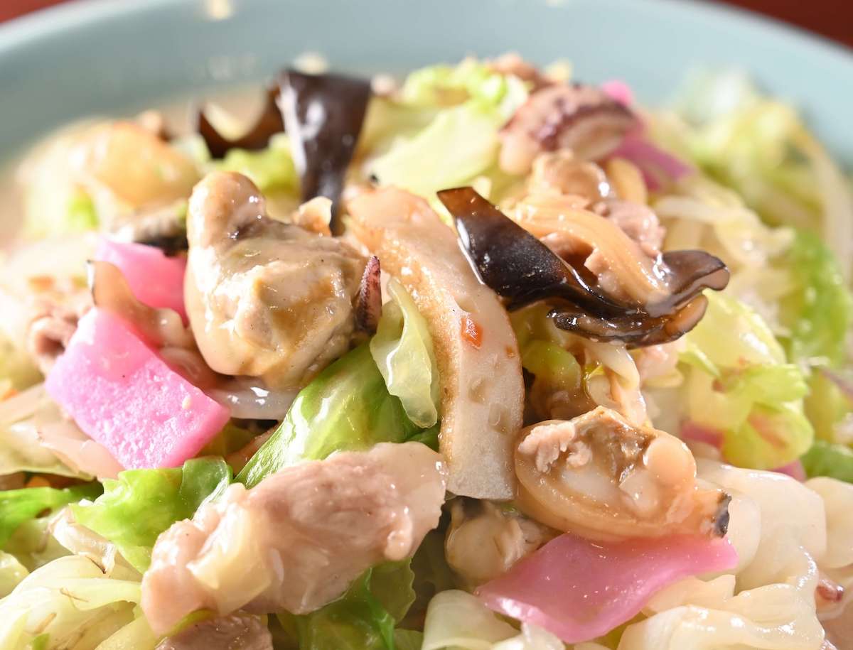 具材は約10種類。この豪華な山盛り、すごいでしょ♪