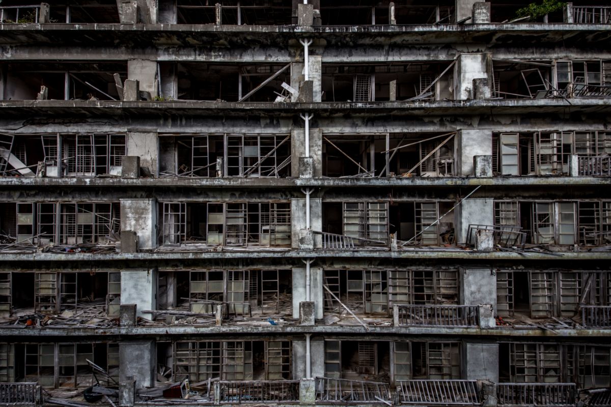 長崎県長崎市「端島炭坑」鉄筋コンクリート造の高層集合住宅(一般には非公開)撮影/前畑温子