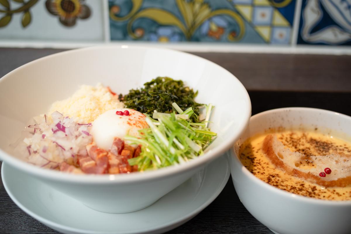 「チーズたっぷり 濃厚カルボナーラつけ麺」1200円