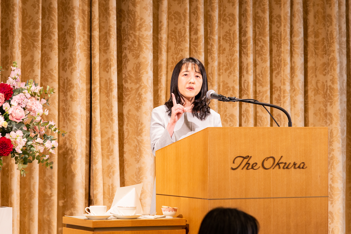アフタヌーンティー研究家として幅広く活躍する藤枝理子氏