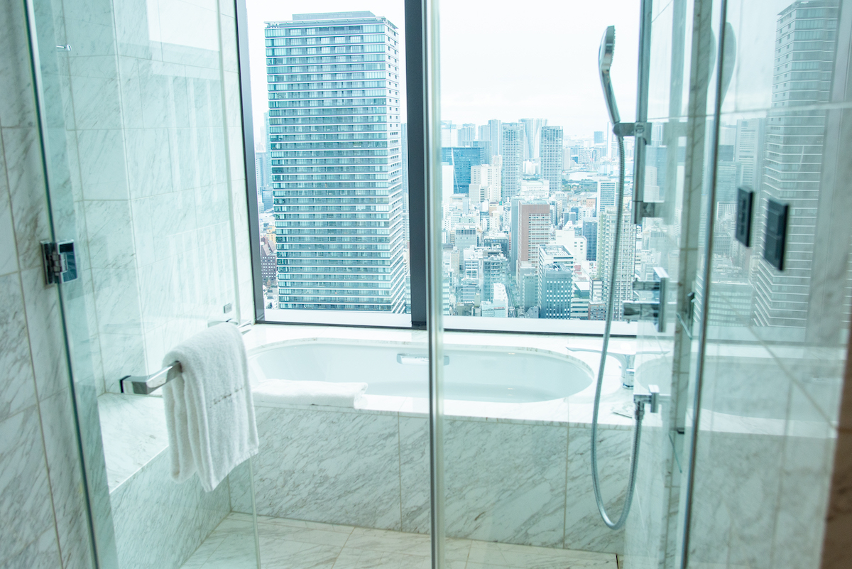贅沢な視界が楽しめる「ビューバス」