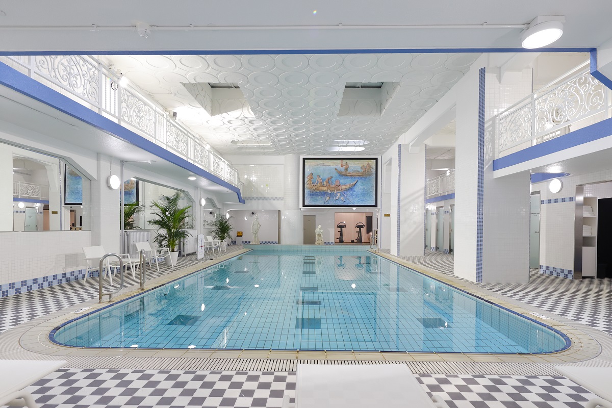 【プール】※借り写真使用を検討