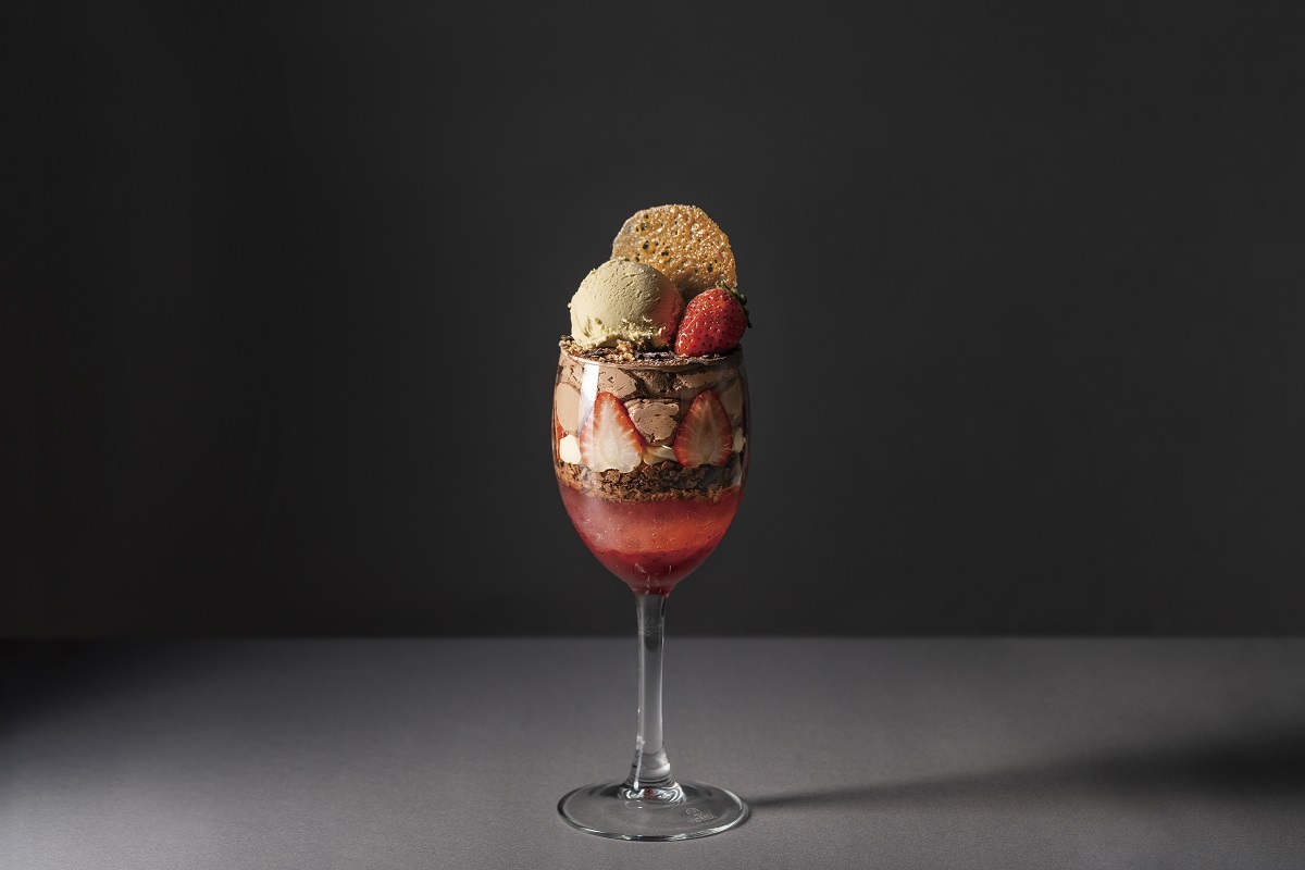 「ヘーゼルナッツショコラとピスタチオと苺」2195円（税込）