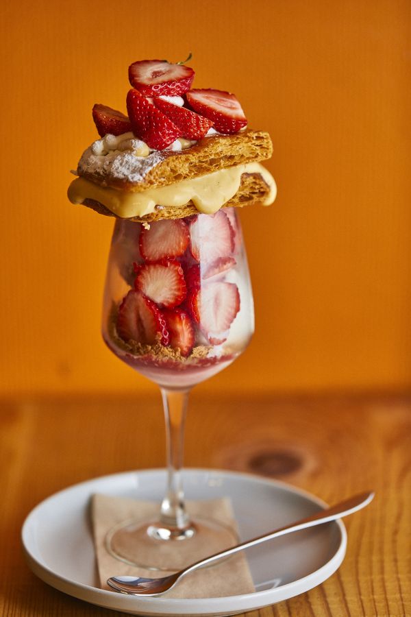 ザクザクとろーりいちごのミルフィーユ 1980円（※キンモクセイクラブ価格1760円）、setドリンク＋200円