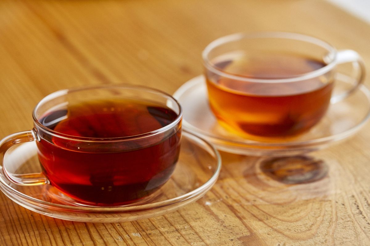 「tea selection」から「和梨とキンモクセイの和紅茶」（手前）と「イチゴとピスタチオティー」（奥）