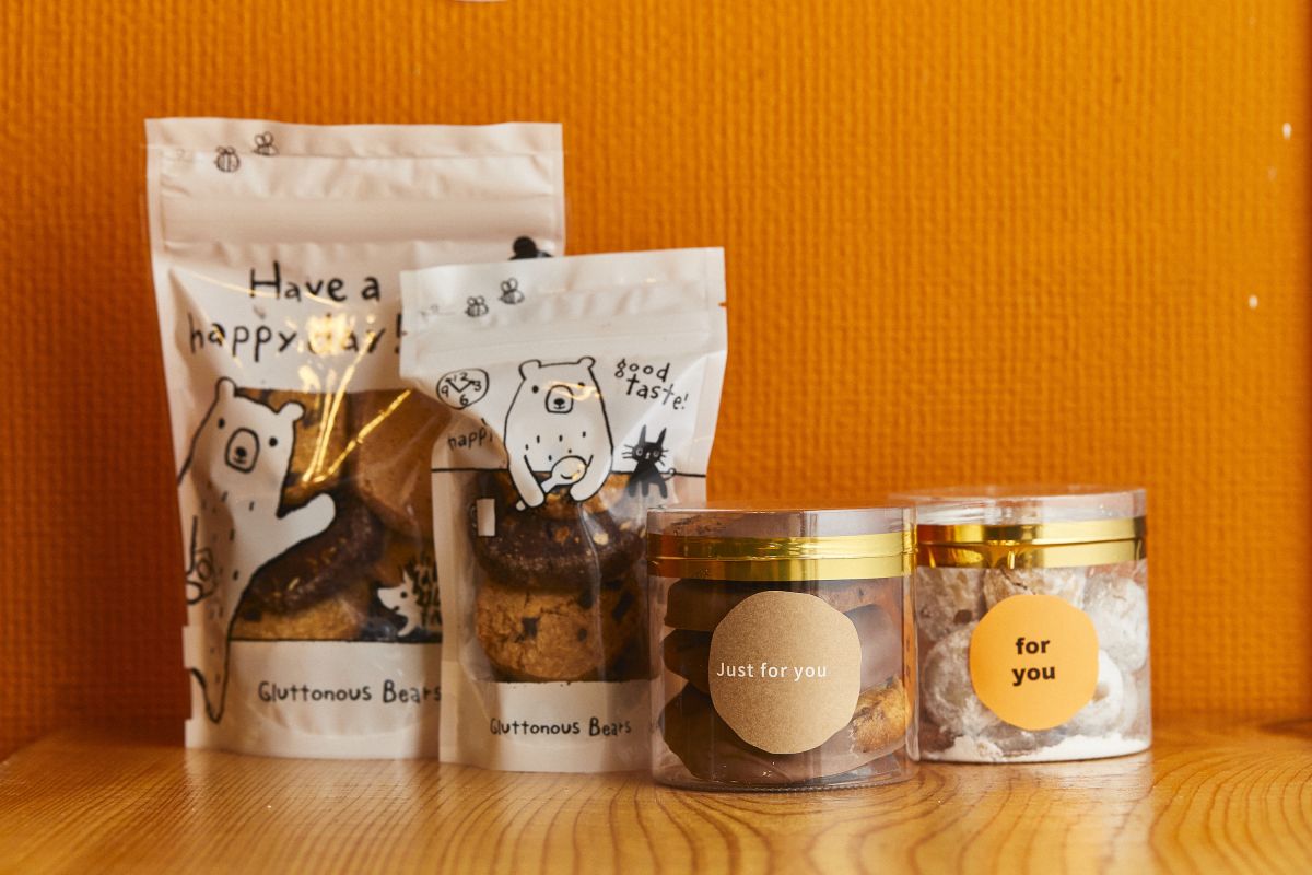 kumasanクッキー（大）605円、（小）378円、チョコまみれ贅沢チョコチップクッキー961円、米粉のクッキー792円