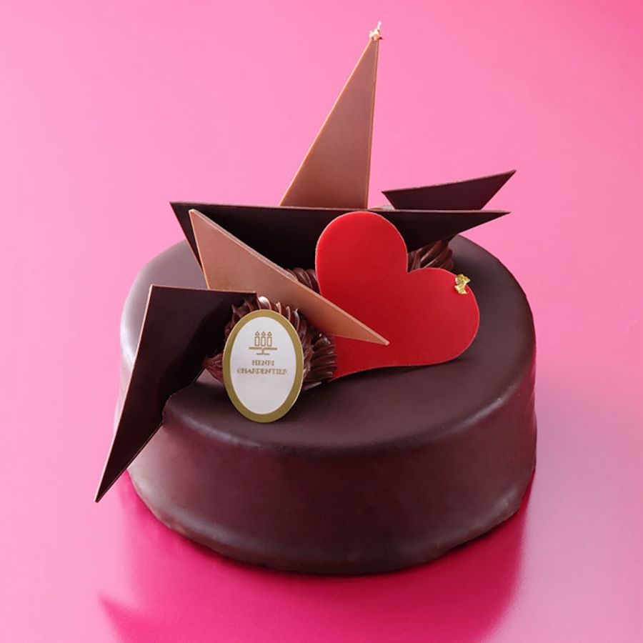 「酸味と深み2種のチョコレート・デュアルショコラのザッハトルテ」（直径約10.5cm）2160円/アンリ・シャルパンティエ