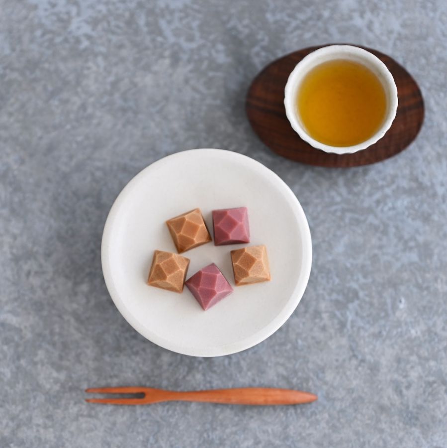 「WACOLATE（和コレート）」（1箱）1512円/百花園