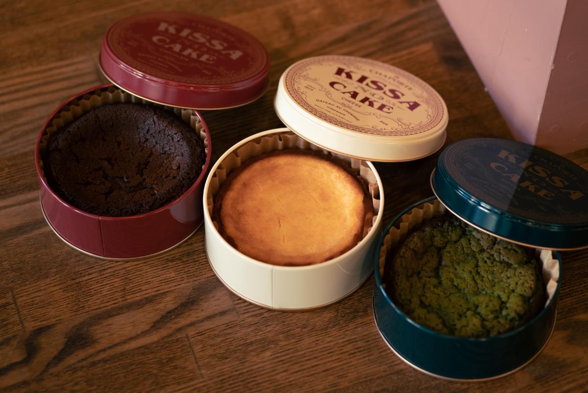 「缶入りミニホールケーキ」各1100円