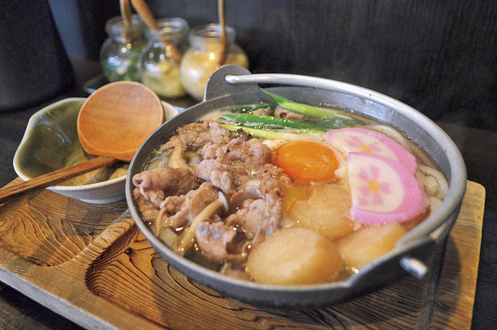 鍋焼きうどん820円