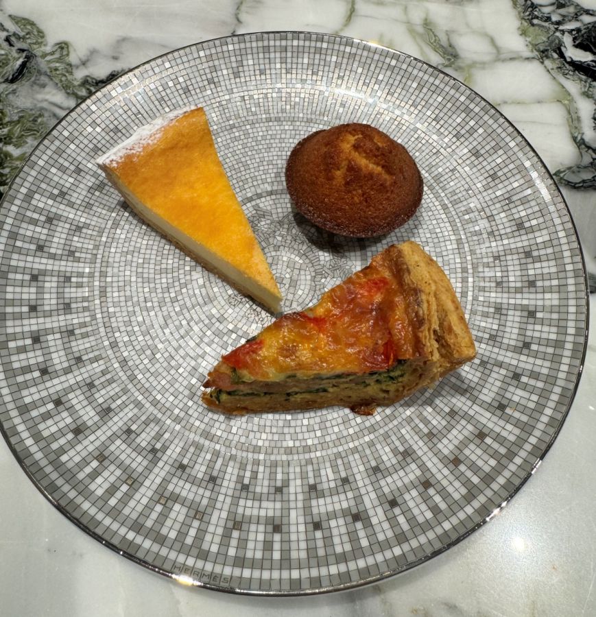 （左上から時計回りに）「ベイクドチーズケーキ」「フィナンシェ」「キッシュ」