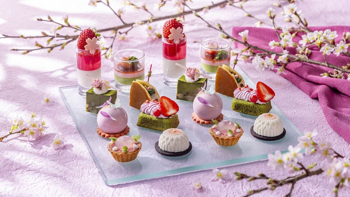 【コンラッド東京】ピンクと緑のコントラストが美しい和と洋のスイーツ。「桜ストロベリーアフタヌーンティー 春URARA(うらら)」