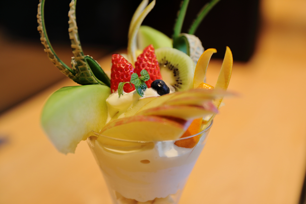 「フルーツパフェ」930円