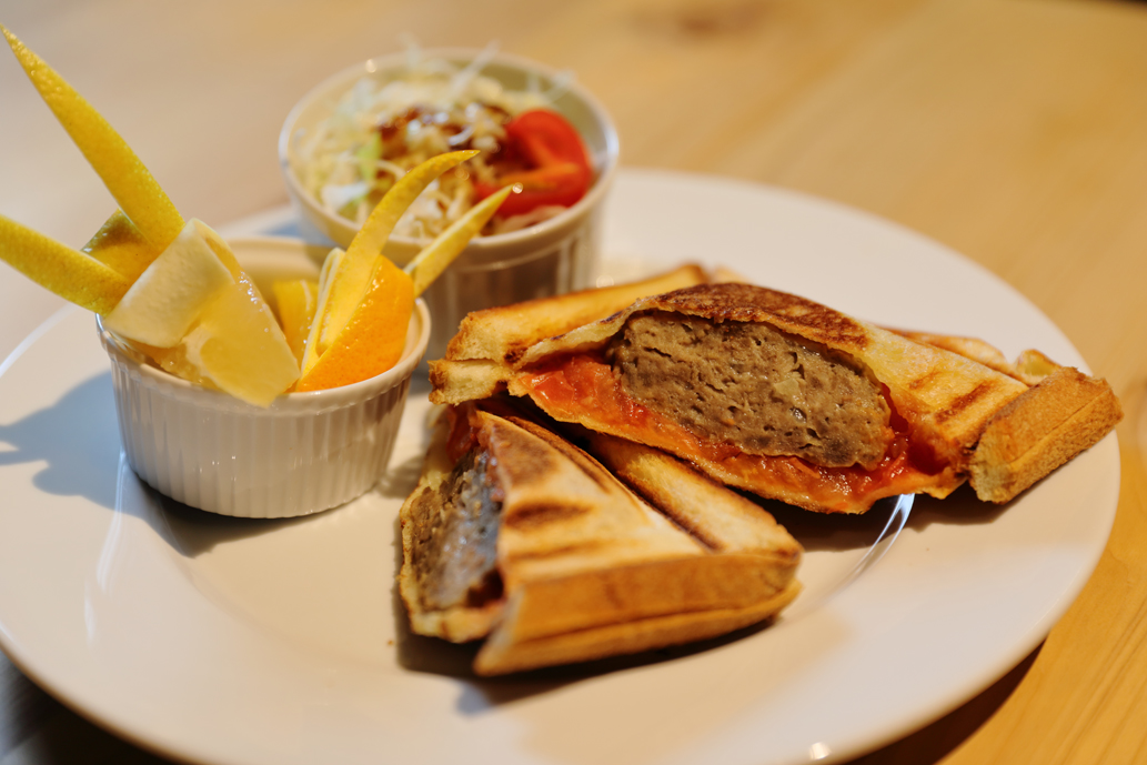 「ハンバーグホットサンド」750円