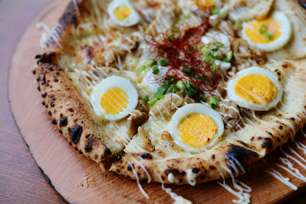 「大野醤油の照り焼きチキンピザ」1650円