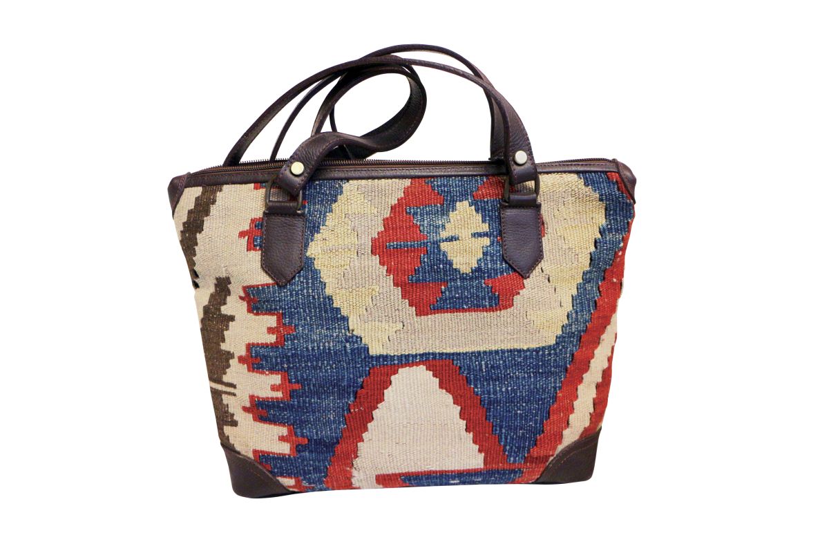 キリムのバッグ