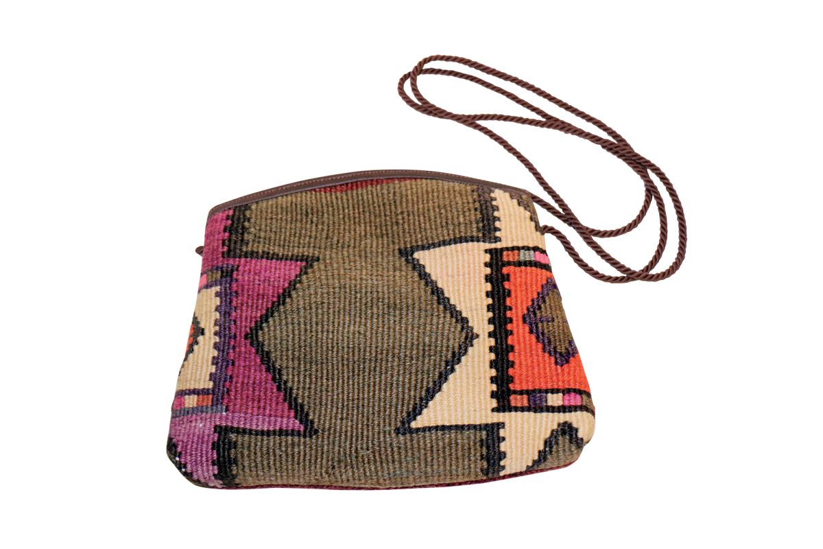 キリムのポーチ