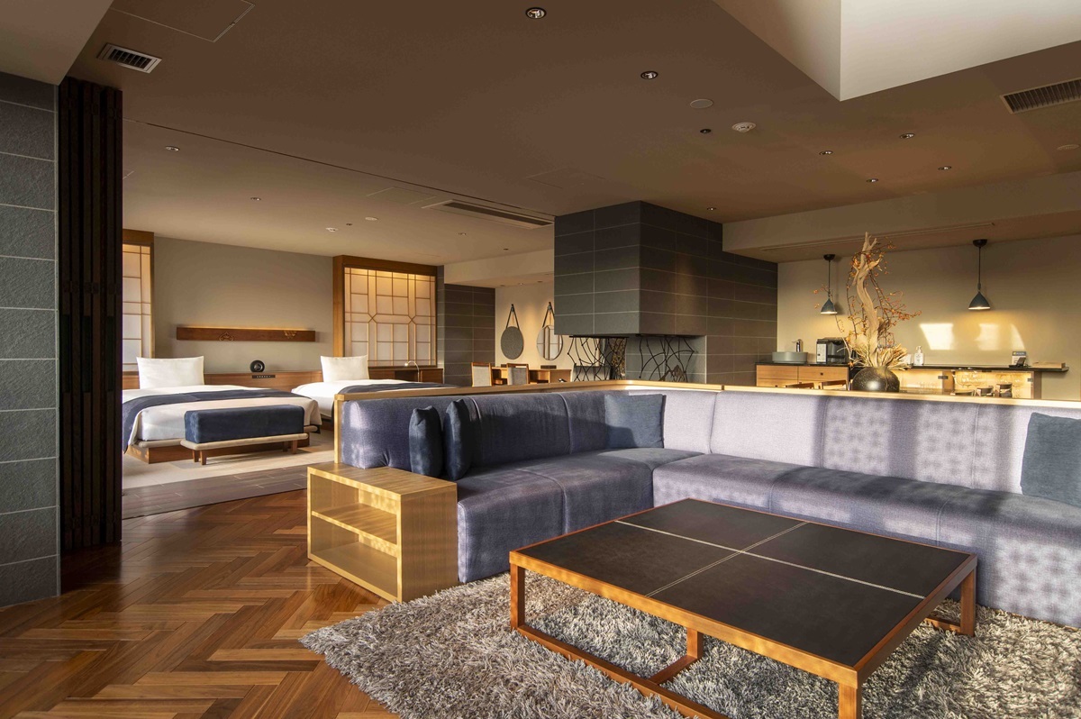 メゾネット形式で270㎡と広い客室「executive suite villa」。レイクビューのプライベートスパもある