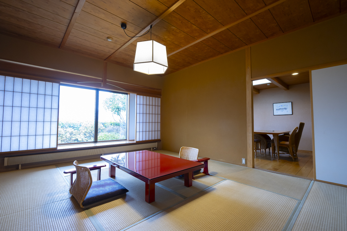 20室すべて洋風リビング、テラスがある離れのような造り