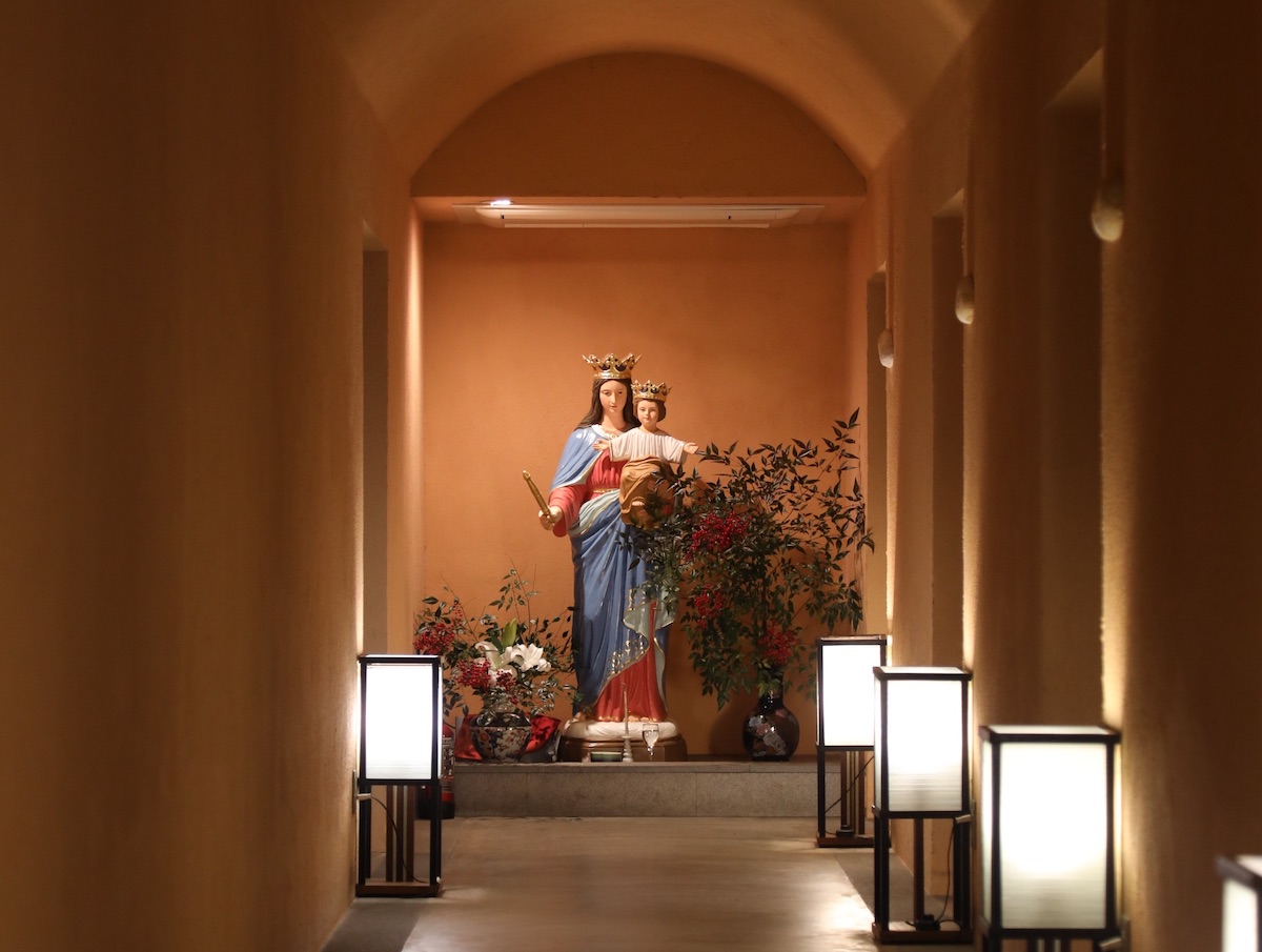 ヴィラA・Bのゲスト専用レストラン「邪宗門」。料理は個室でいただける