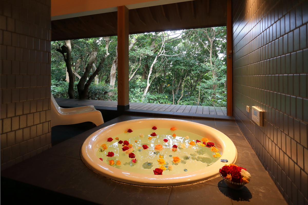 客室「デラックススイート」のバスルーム