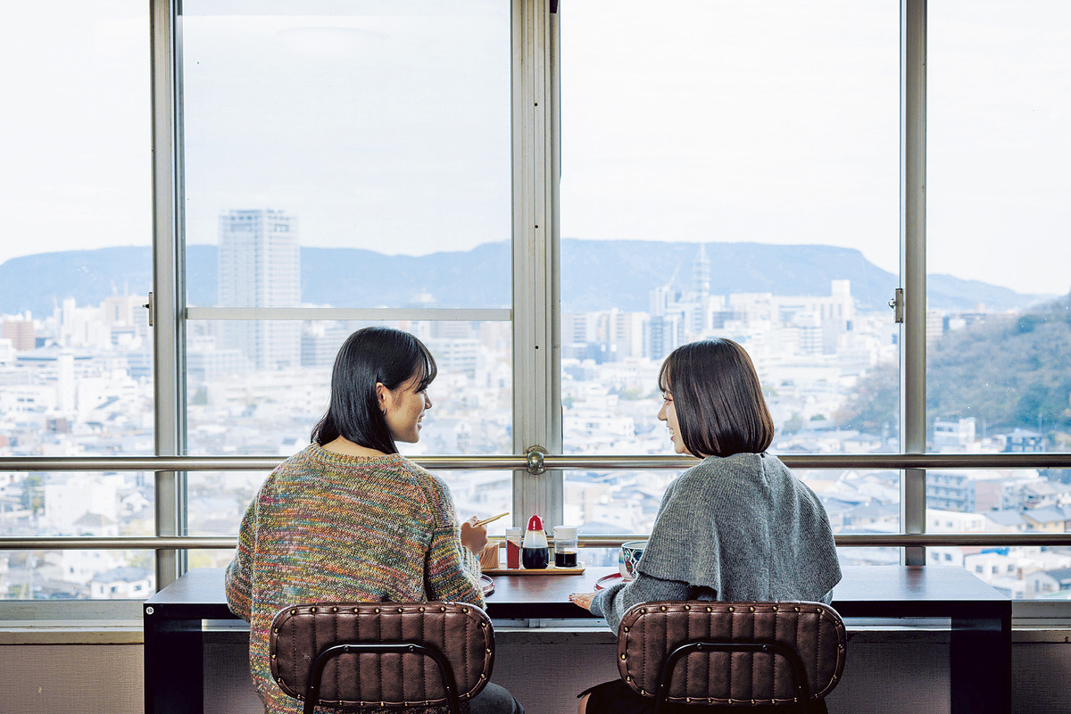 高松市街を一望するロケーション