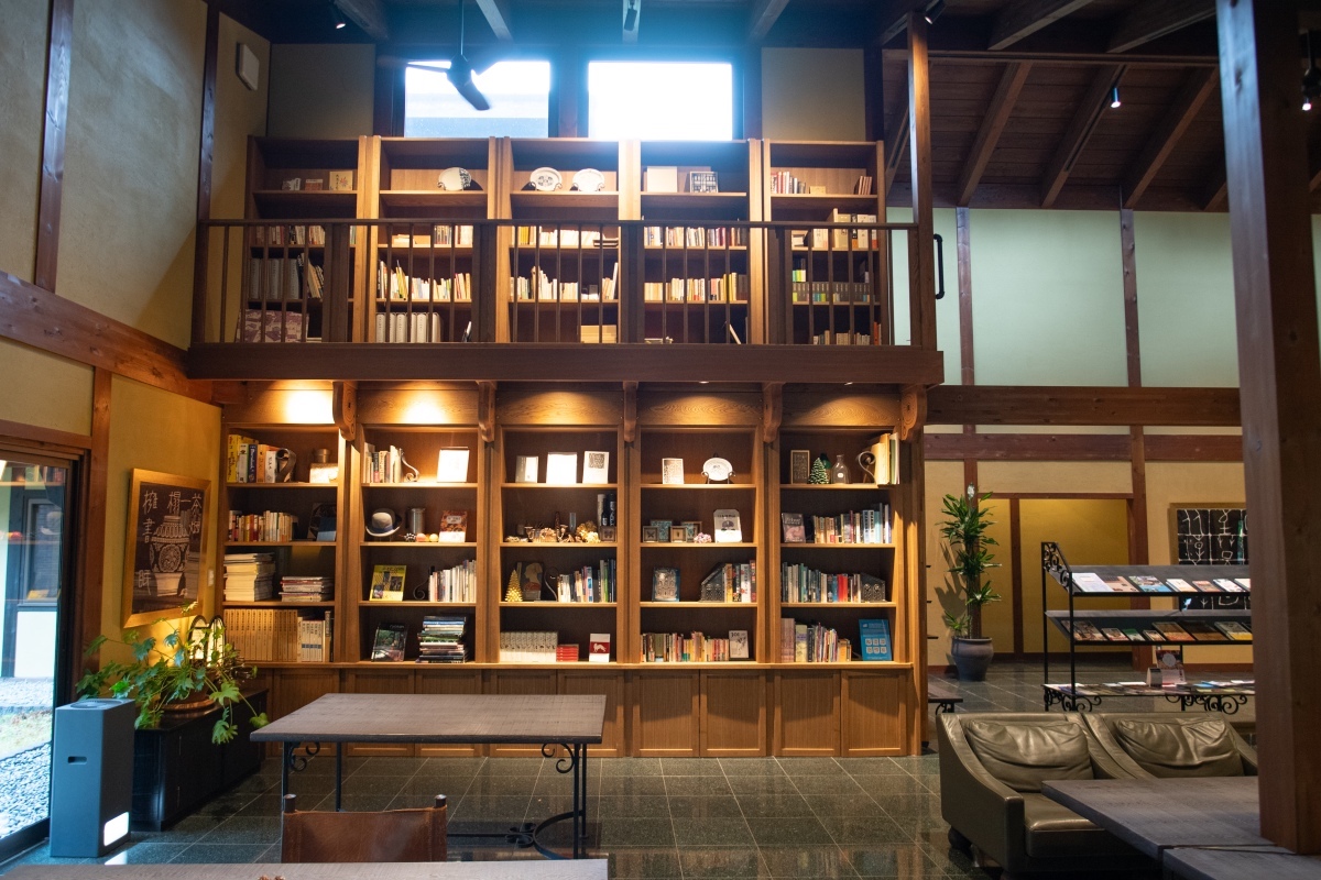 綿貫宏介氏が監修を手掛けたライブラリーサロン