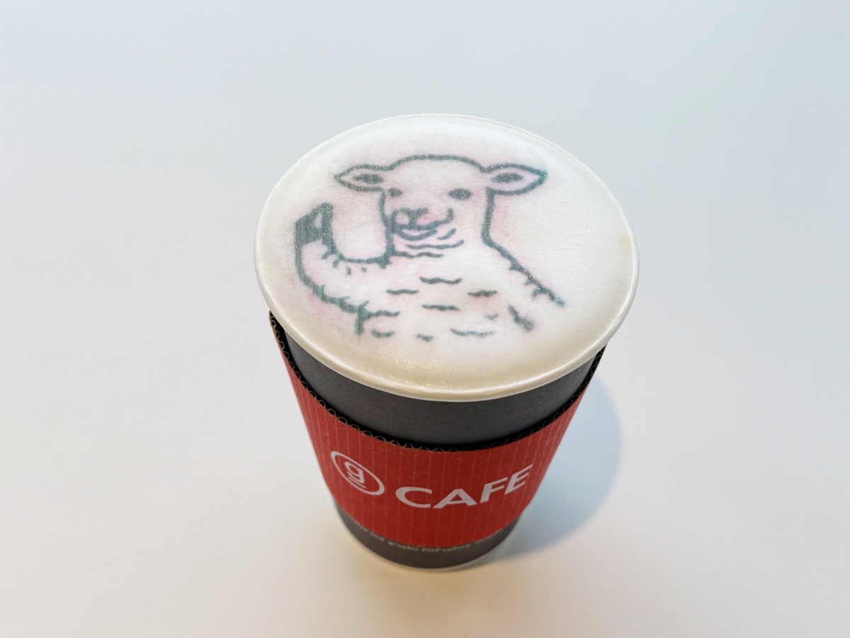 「カフェラテ」（ラムチョップ）450円