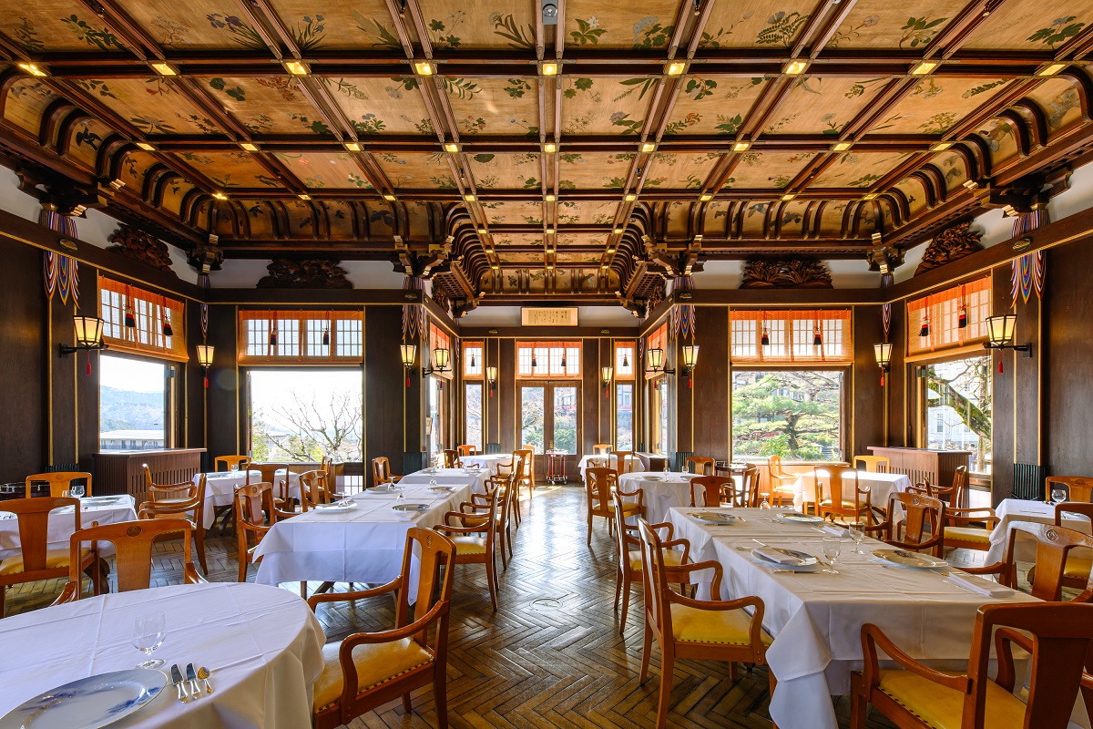 天上や柱など細部にもこだわりが詰まっている