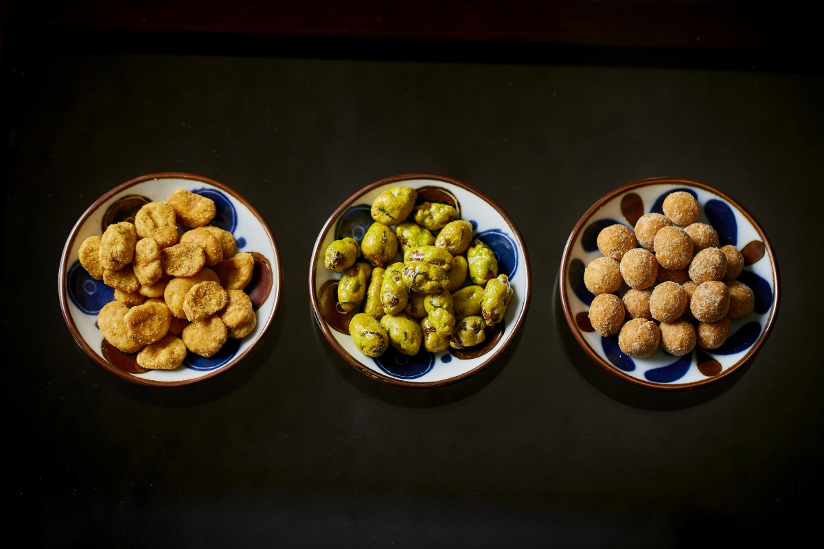 「カレービンズ」、「わさびピーナッツ」、「イタリアンピーナッツ」 各410円