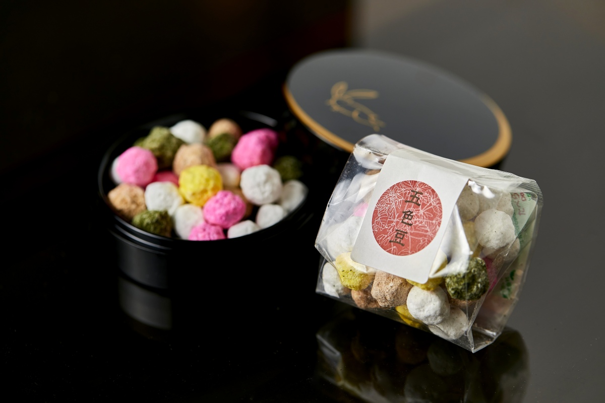 「五色豆」125ｇ袋入り475円　345g木桝入(要予約)1728円